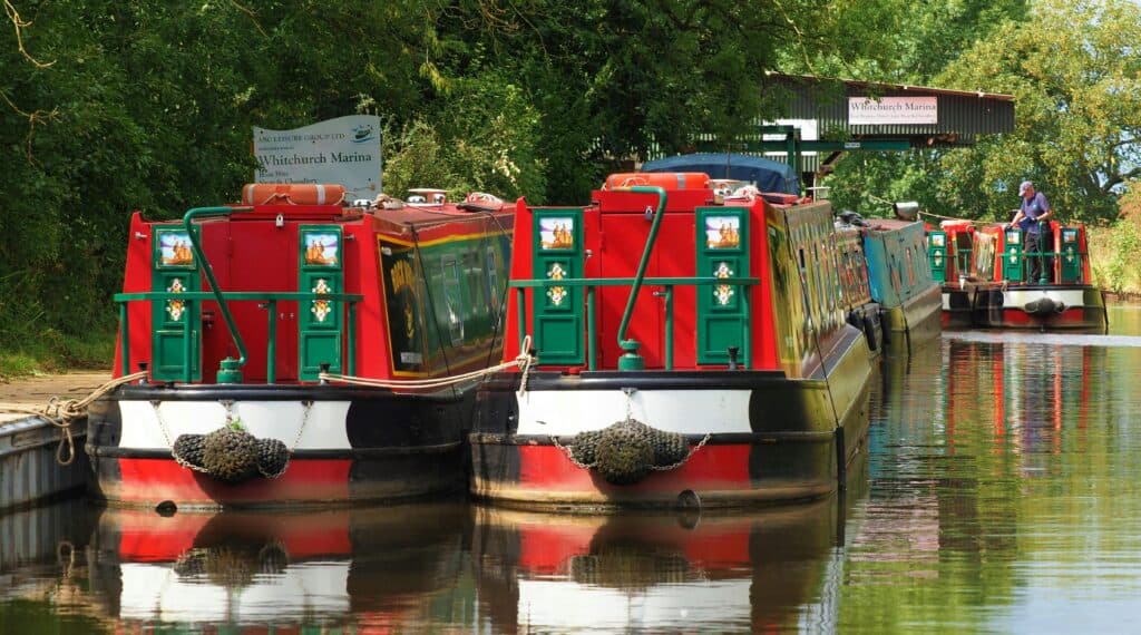 Narrowboat surveys with UK BOAT Surveys